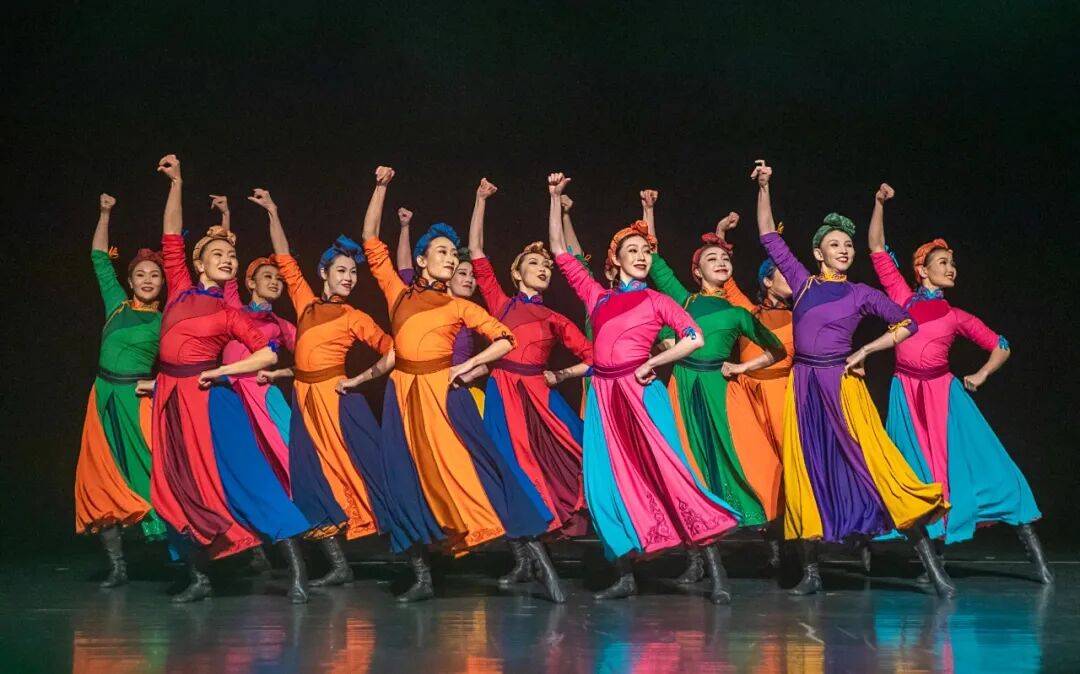 我區(qū)文藝創(chuàng)作領域喜訊頻傳，碩果累累展時代新貌